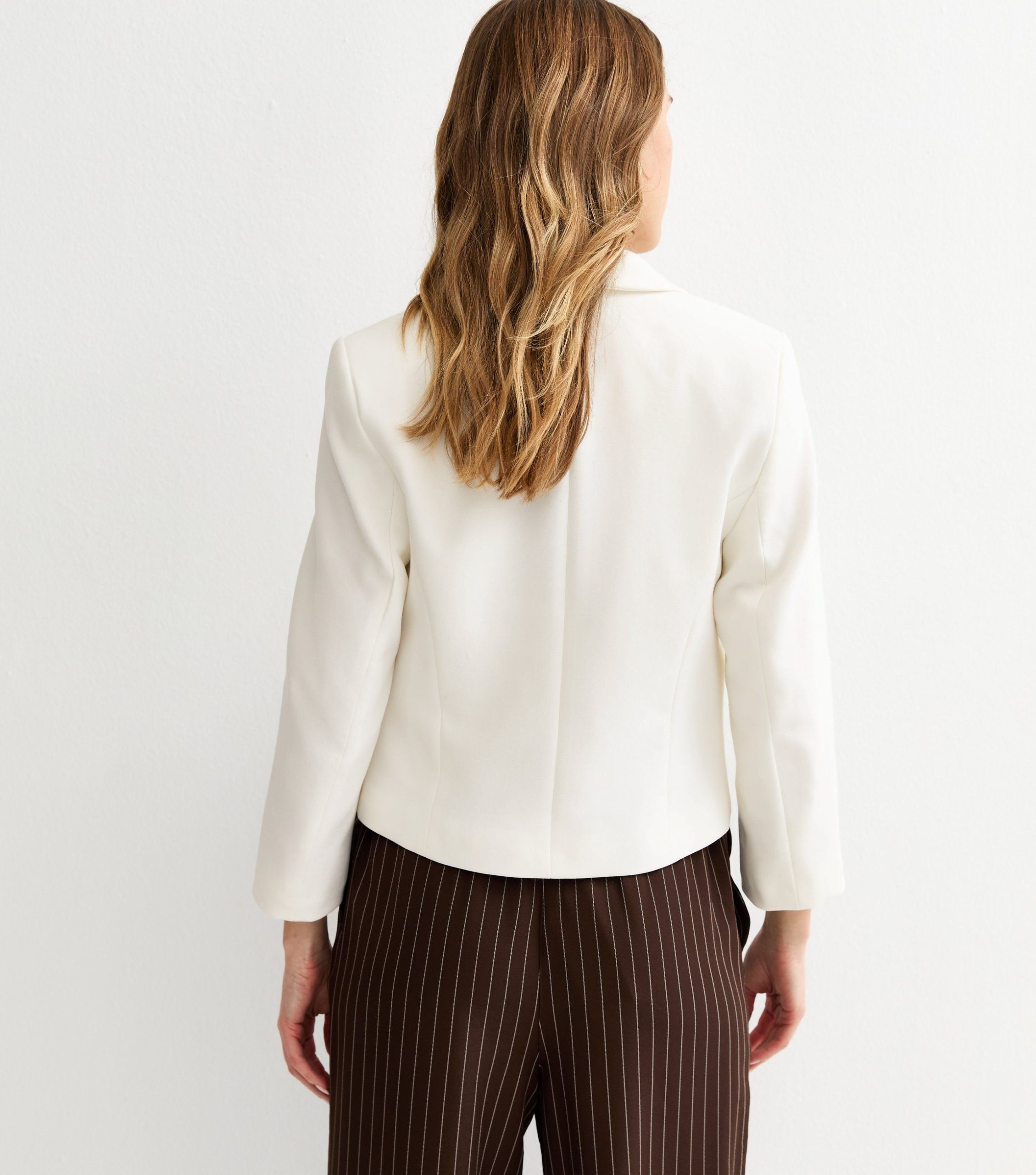 Off White Cropped Blazer - Image 4
